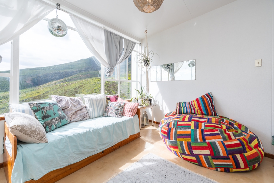 1 Bedroom Property for Sale in Vredehoek Western Cape